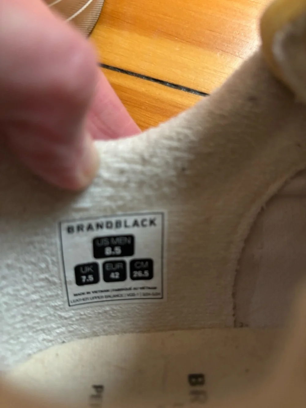 BRANDBLACK no-name suede Men's Low-Top LaceUp Sneakers in Cream 8.5 terry lining